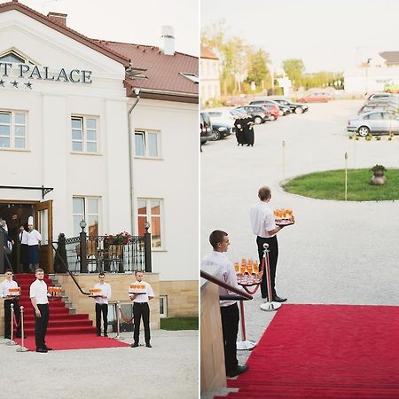 Orient Palace Бєлани-Вроцлавскє Екстер'єр фото