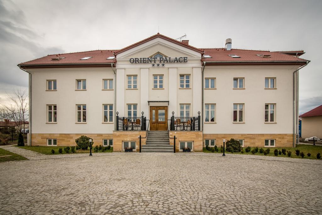 Orient Palace Бєлани-Вроцлавскє Екстер'єр фото